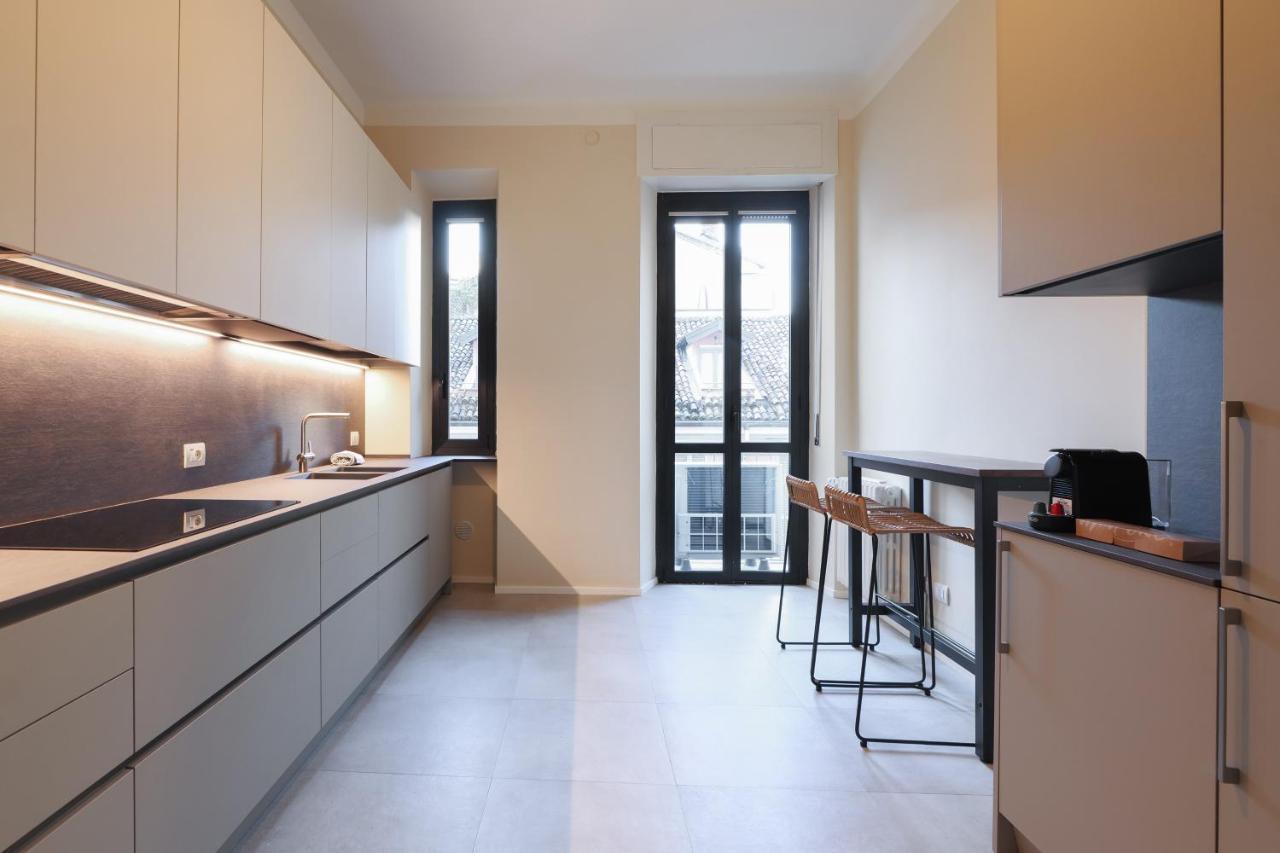 Luxury San Babila Apartment Milan Exterior photo
